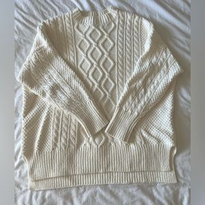 Abercrombie cable knit sweater size large